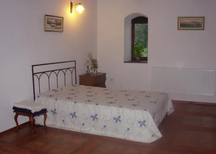 Jablkowo-na Skraju Puszczy Boreckiej Sniadania W Cenie Farm stay Jablonowo